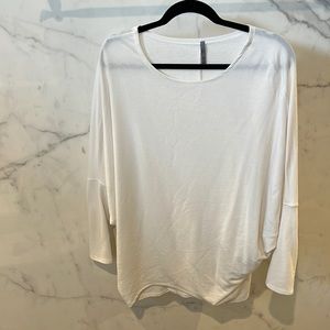 Jolie dolman sleeve white tunic